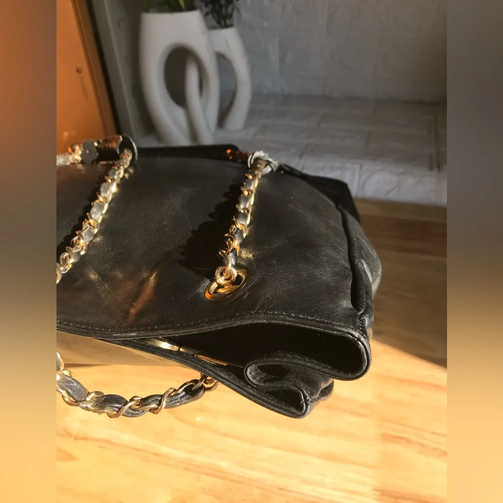 ✅CHANEL LAMBSKIN QUILTED SHOULDER TOTE GOLD CHAIN
